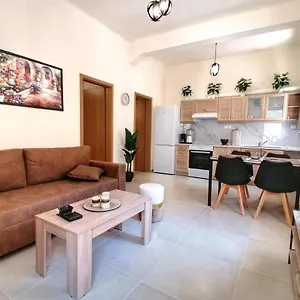 alex-apartment-cozy-place-in-heraklion-center.rethymnohotels.net/